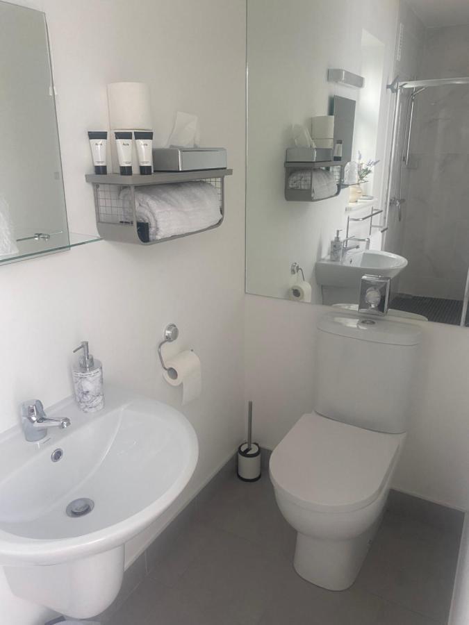 Racecourse View Hotel Листоуел Екстериор снимка